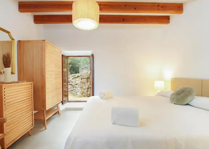 Alordes- Ein Rustikales Haus Mit Fantastischer Aussicht By Interhome Pollença