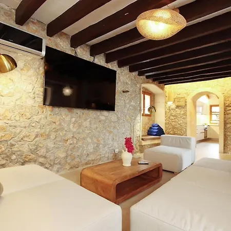 Alordes- Ein Rustikales Haus Mit Fantastischer Aussicht By Interhome Holiday home Pollenca